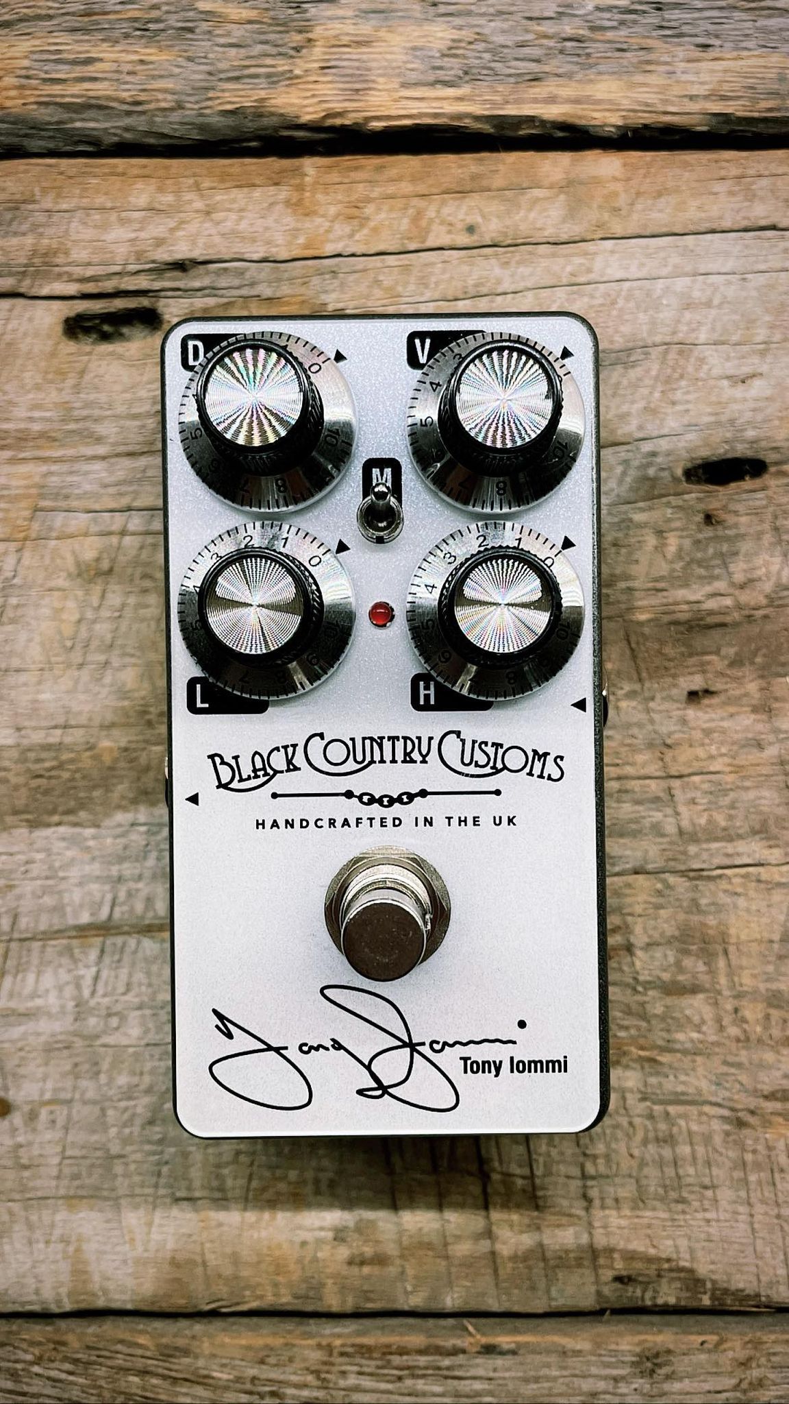 Pedals | Cosmic Dave's Guitar Shop